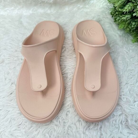 Stuart Weitzman Shoes - Stuart Weitzman Stuflex‎ T Strap Sandals in Rosewater Womens size US 7 B New